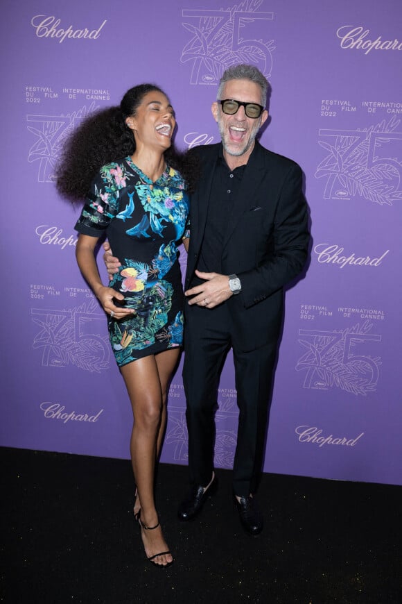 Tina Kunakey et son mari Vincent Cassel - Photocall du dîner du 75ème Festival International du Film de Cannes. Le 24 mai 2022