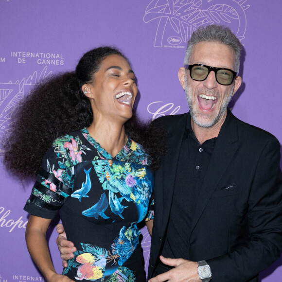 Tina Kunakey et son mari Vincent Cassel - Photocall du dîner du 75ème Festival International du Film de Cannes. Le 24 mai 2022