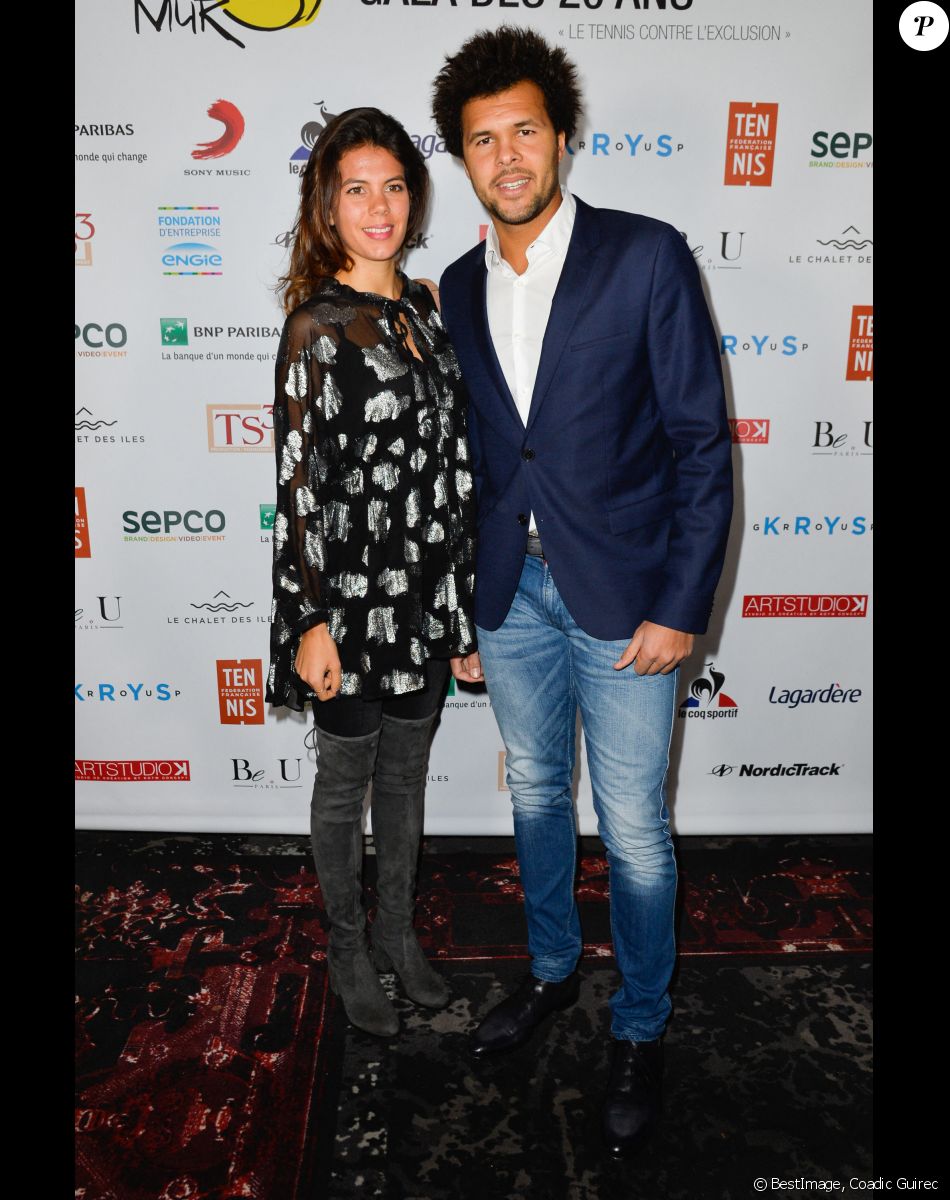 Jo-Wilfried Tsonga et sa compagne Noura, enceinte - Soirée de gala des 20 ans de l'association "Fête le Mur" de Yannick Noah au Chalet des Iles à Paris le 9 novembre 2016. © Coadic Guirec/Bestimage