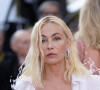 Emmanuelle Béart - Montée des marches du film "Elvis" lors du 75e Festival International du Film de Cannes. Le 25 mai 2022. © Cyril Moreau / Bestimage