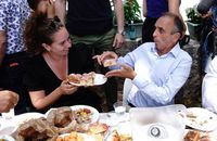 Eric Zemmour proche et complice de Sarah Knafo, le couple ne se cache plus