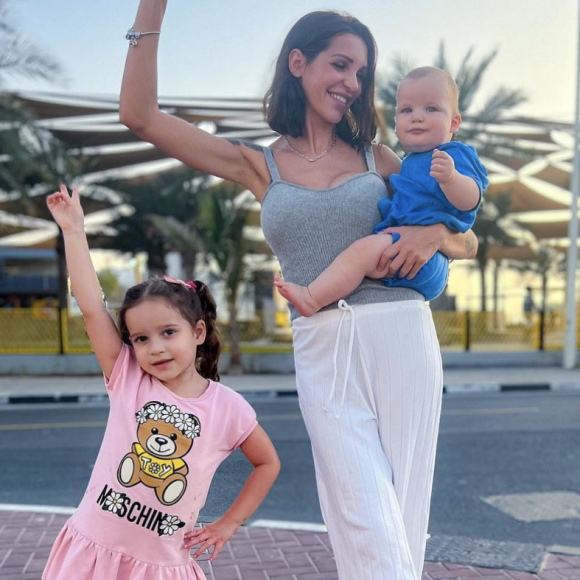 Julia Paredes a eu deux enfants (Luna et Vittorio) avec son mari Maxime Parisi - Instagram