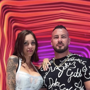 Julia Paredes a eu deux enfants (Luna et Vittorio) avec son mari Maxime Parisi - Instagram
