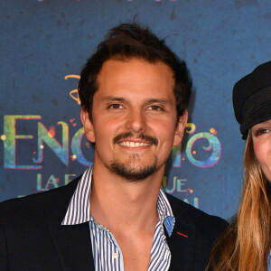 Juan Arbelaez et sa femme Laury Thilleman (Miss France 2011) - Avant-première du film "Encanto" de Disney au Grand Rex à Paris le 19 novembre 2021. © Veeren/Bestimage