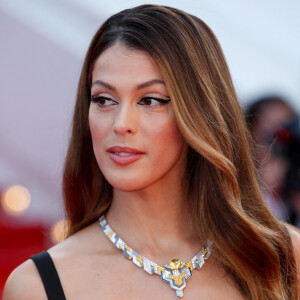 Iris Mittenaere, Miss France 2016 - Montée des marches du film "Coupez !" pour la cérémonie d'ouverture du 75ème Festival International du Film de Cannes. Le 17 mai 2022 © Cyril Moreau / Bestimage