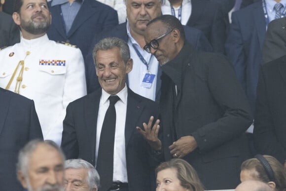 Nicolas Sarkozy et Paul Kagame, Président de la République du Rwanda - Les célébrités assistent à la victoire du Real Madrid face à Liverpool (1-0) en finale de la Ligue des Champions au stade de France, le 28 mai 2022. © Cyril Moreau / Bestimage