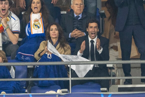 Raul et sa femme Mamen Sanz - Les célébrités assistent à la victoire du Real Madrid face à Liverpool (1-0) en finale de la Ligue des Champions au stade de France, le 28 mai 2022. © Cyril Moreau / Bestimage