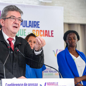 Jean-Luc Mélenchon lors de la présentation du programme partagé de la coalition Nouvelle Union Populaire Écologique et Sociale "NUPES" pour les élections législatives 2022 à Paris, France, le 19 mai 2022