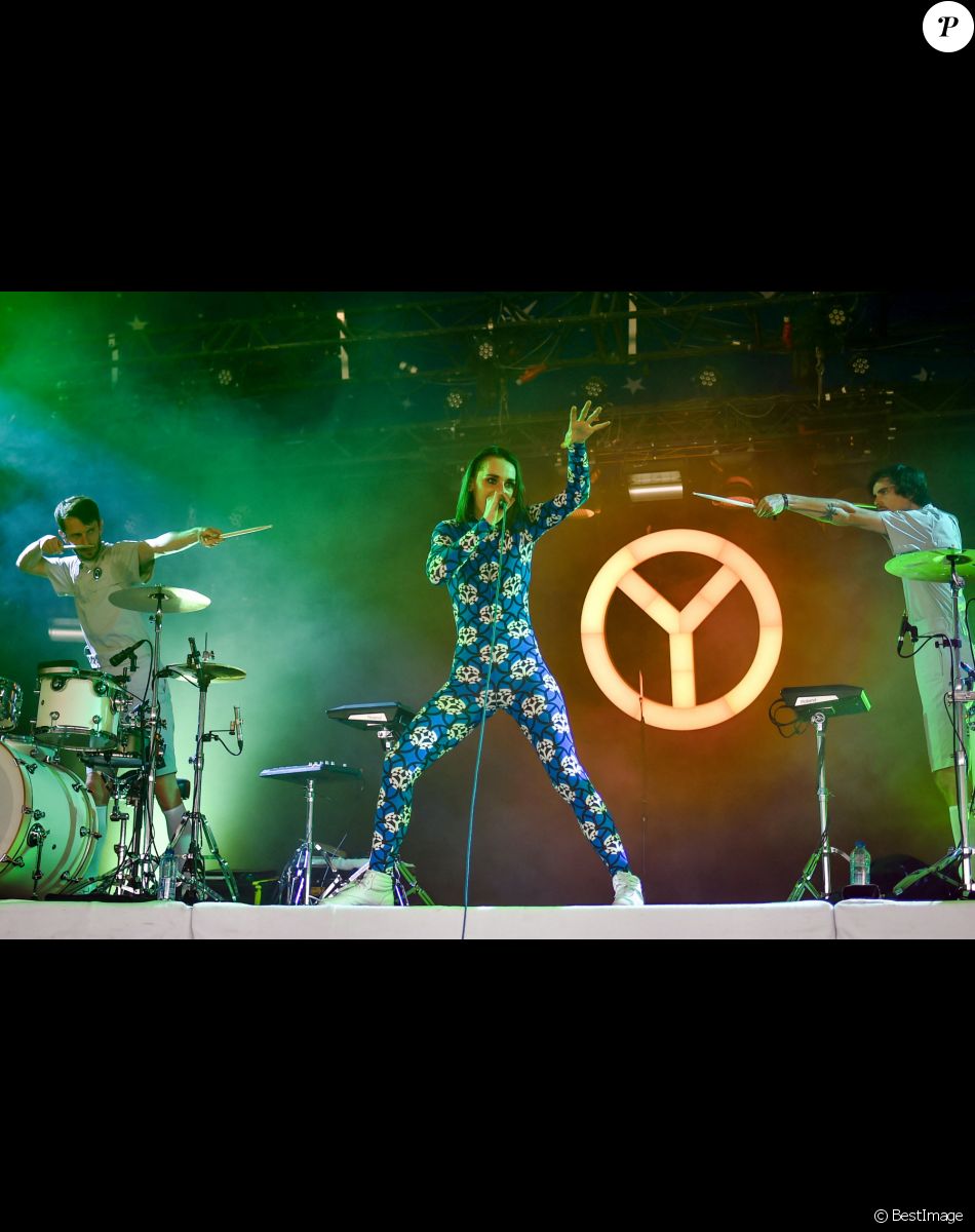 Yelle (Julie Budet) en concert au 17e Festival Solidays le 28 juin 2015.