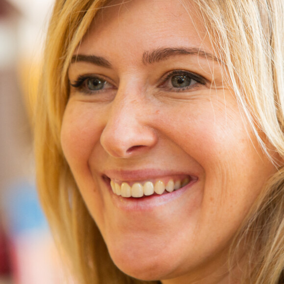 Exclusif - Amanda Sthers dédicace son livre "Lettre d'amour sans le dire" à la librairie Filigranes à Bruxelles le 25 juin 2020. 