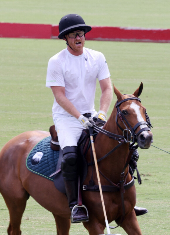 Le prince Harry joue au polo à Santa Barbara. Le 27 mai 2022.