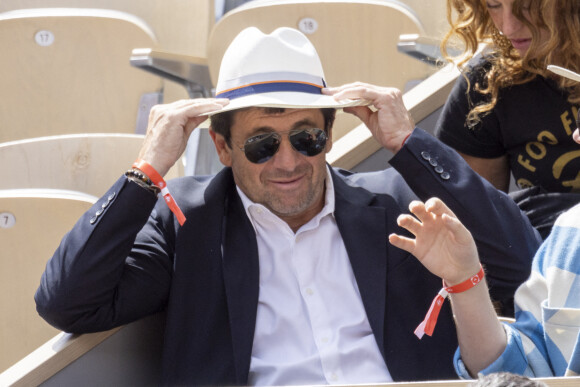 Patrick Bruel - Célébrités dans les tribunes des internationaux de France de Roland Garros à Paris le 31 mai 2022. © Cyril Moreau - Dominique Jacovides/Bestimage 
