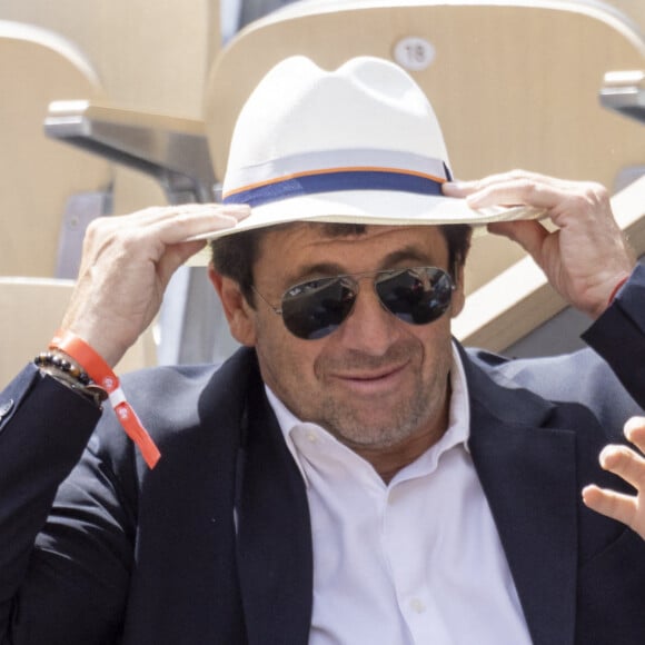 Patrick Bruel - Célébrités dans les tribunes des internationaux de France de Roland Garros à Paris le 31 mai 2022. © Cyril Moreau - Dominique Jacovides/Bestimage 