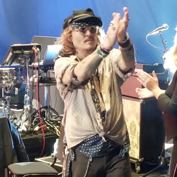 Johnny Depp joue au concert de Jeff Beck au Royal Albert Hall à Londres, dans l'attente du verdict de son procès contre A.Heard. Le 29 mai 2022. 