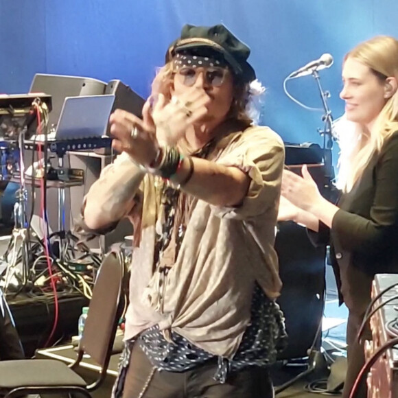 Johnny Depp joue au concert de Jeff Beck au Royal Albert Hall à Londres, dans l'attente du verdict de son procès contre A.Heard. Le 29 mai 2022. 