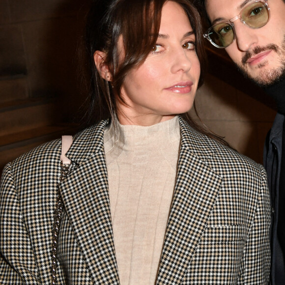 Pierre Niney et sa femme Natasha Andrew - Avant première du film "Amants" lors de la soirée d'ouverture de la rétrospective Nicole Garcia à la cinémathèque française à Paris le 15 novembre 2021. © Veeren/Bestimage