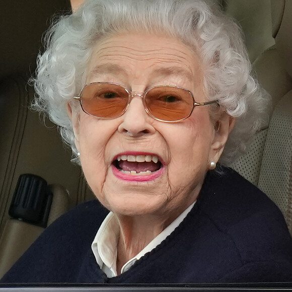 La reine Elisabeth II d'Angleterre assiste au "Royal Windsor Horse Show" à Windsor en présence du prince Edward, duc de Kent, et de sa femme, Sophie Rhys-Jones, comtesse de Wessex, Royaume Uni, le 13 mai 2022. 
