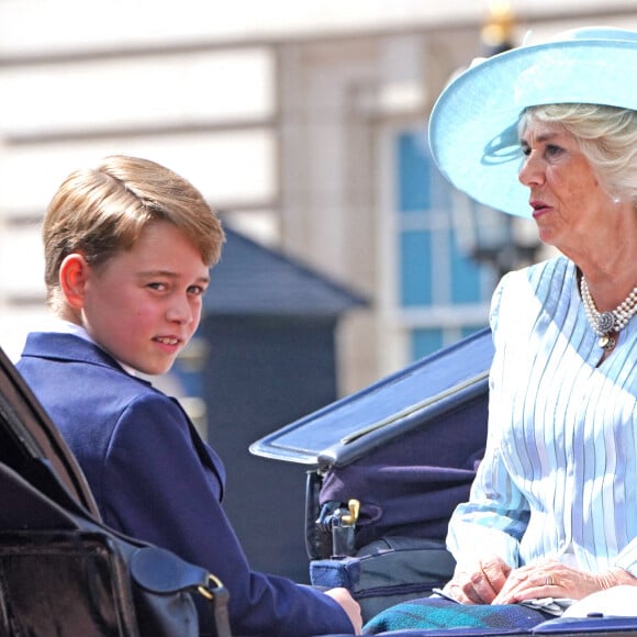 Le prince George, Camilla Parker Bowles, duchesse de Cornouailles, Catherine Kate Middleton, duchesse de Cambridge - Les membres de la famille royale lors de la parade militaire "Trooping the Colour" dans le cadre de la célébration du jubilé de platine (70 ans de règne) de la reine Elizabeth II à Londres, le 2 juin 2022. 