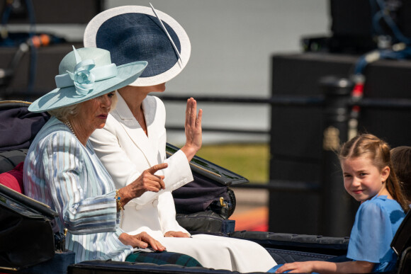 Camilla Parker Bowles, duchesse de Cornouailles, Catherine (Kate) Middleton, duchesse de Cambridge, et La princesse Charlotte de Cambridge - Les membres de la famille royale lors de la parade militaire "Trooping the Colour" dans le cadre de la célébration du jubilé de platine (70 ans de règne) de la reine Elizabeth II à Londres
