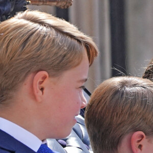 Le prince George, le prince Louis et la princesse Charlotte - Les membres de la famille royale lors de la parade militaire "Trooping the Colour" dans le cadre de la célébration du jubilé de platine (70 ans de règne) de la reine Elizabeth II à Londres, le 2 juin 2022. 