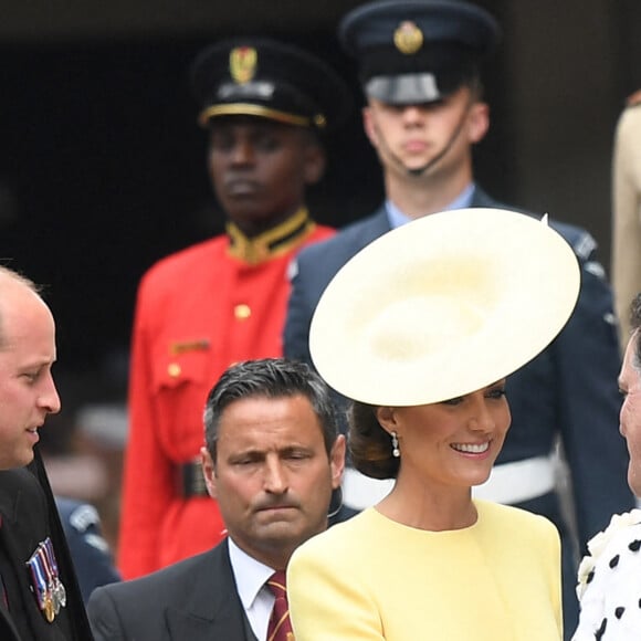 Le prince William, duc de Cambridge, et Catherine (Kate) Middleton, duchesse de Cambridge - Les membres de la famille royale et les invités lors de la messe célébrée à la cathédrale Saint-Paul de Londres, dans le cadre du jubilé de platine (70 ans de règne) de la reine Elisabeth II d'Angleterre. Londres, le 3 juin 2022. 