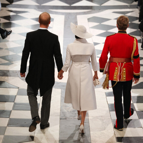 Le prince Harry, duc de Sussex, et Meghan Markle, duchesse de Sussex - Les membres de la famille royale et les invités lors de la messe célébrée à la cathédrale Saint-Paul de Londres, dans le cadre du jubilé de platine (70 ans de règne) de la reine Elisabeth II d'Angleterre. Londres, le 3 juin 2022. 