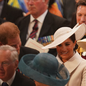 Le prince Harry, duc de Sussex et Meghan Markle, duchesse de Sussex - Les membres de la famille royale et les invités lors de la messe célébrée à la cathédrale Saint-Paul de Londres, dans le cadre du jubilé de platine (70 ans de règne) de la reine Elisabeth II d'Angleterre. Londres, le 3 juin 2022. 