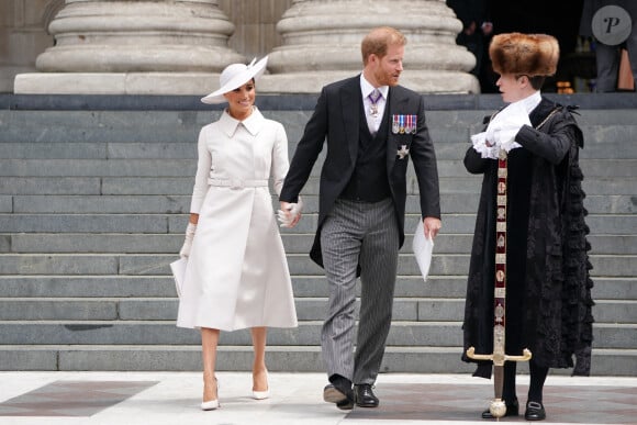 Le prince Harry et Meghan Markle - Les membres de la famille royale et les invités lors de la messe du jubilé, célébrée à la cathédrale Saint-Paul de Londres le 3 juin 2022 