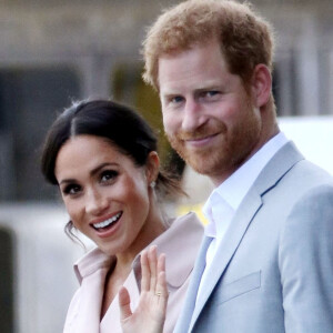 Le prince Harry, duc de Sussex et sa femme Meghan Markle, duchesse de Sussex, arrivent à l'exposition commémorative de la naissance de Nelson Mandela au centre Southbank à Londres, 