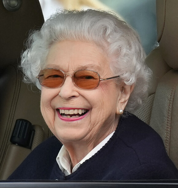 La reine Elisabeth II d'Angleterre assiste au "Royal Windsor Horse Show" à Windsor en présence du prince Edward, duc de Kent, et de sa femme, Sophie Rhys-Jones, comtesse de Wessex, Royaume Uni, le 13 mai 2022. 