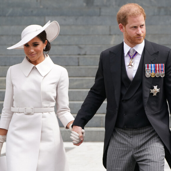 Le prince Harry, duc de Sussex, et Meghan Markle, duchesse de Sussex - Les membres de la famille royale et les invités à la sortie de la messe du jubilé, célébrée à la cathédrale Saint-Paul de Londres, Royaume Uni, le 3 juin 2022. © Avalon/Panoramic/Bestimage 
