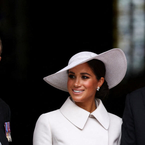 Peter Philips, Le prince Harry, duc de Sussex, et Meghan Markle, duchesse de Sussex, Zara et Mike Tindall - Les membres de la famille royale et les invités lors de la messe célébrée à la cathédrale Saint-Paul de Londres, dans le cadre du jubilé de platine (70 ans de règne) de la reine Elisabeth II d'Angleterre. Londres, le 3 juin 2022. 