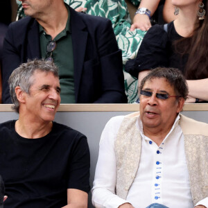 Hélène Grémillon, son mari Julien Clerc et Laurent Voulzy en tribune (jour 14) lors des Internationaux de France de Tennis de Roland Garros 2022 à Paris, France, le 4 juin 2022. © Dominique Jacovides/Bestimage 