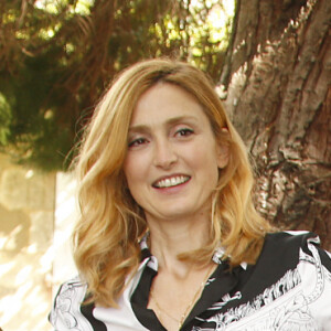 Julie Gayet du film Poly Festival du Film Francophone d'Angoulême édition 2020 . Photocall au jardin de Bardines à Angoulême samedi 29 aout 2020 . © Christophe Aubert via Bestimage