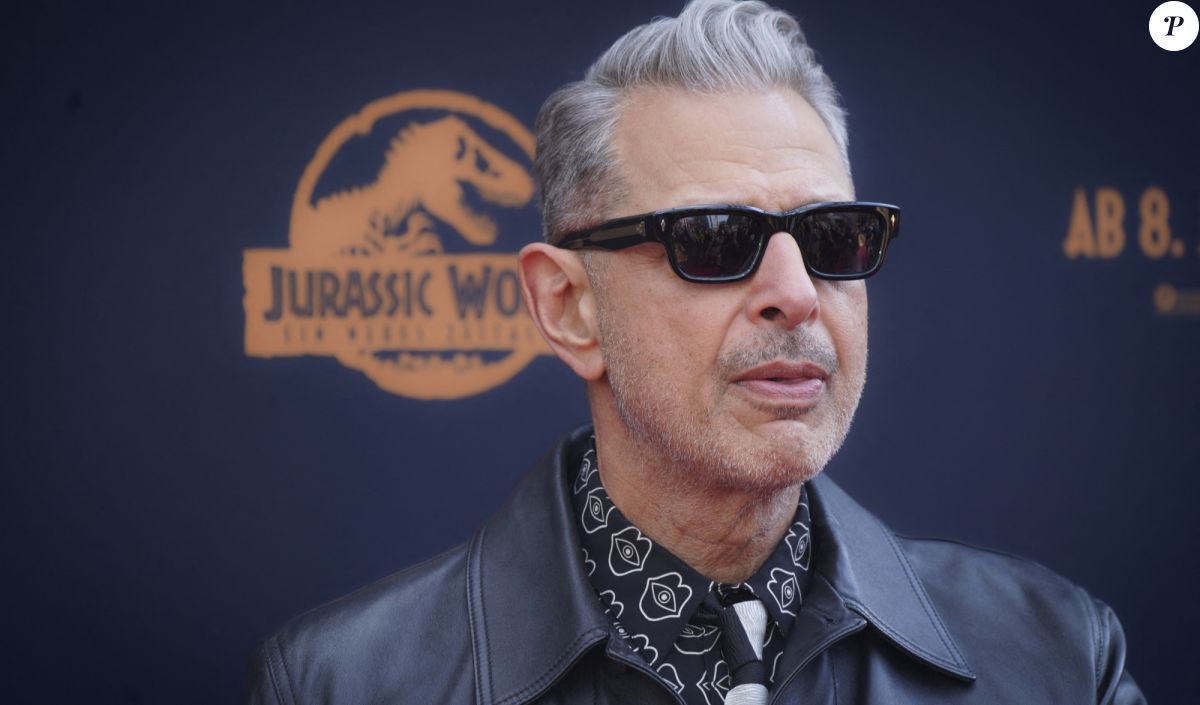 Jeff Goldblum (Jurassic World 3) : En couple avec une jeune femme de 30 ans de moins que lui ! 7151114 jeff goldblum a la premiere du film jur sitemap 2