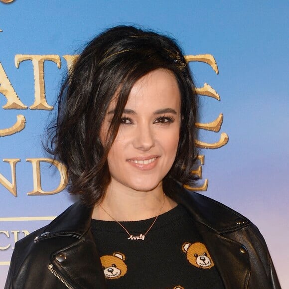 Alizée (collier avec le prénom de sa fille Annily) - Avant-première du film "Clochette et la Créature légendaire" au Gaumont Champs-Elysées à Paris, le 20 mars 2015. 