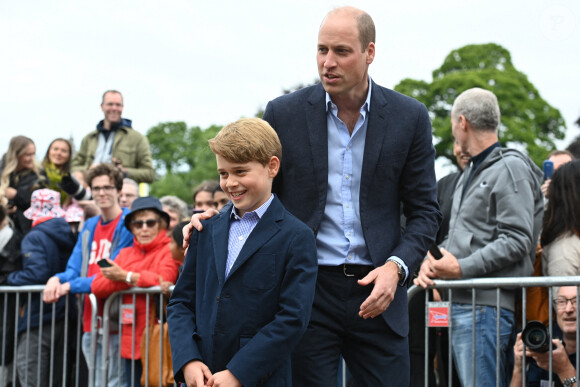 Le prince William, duc de Cambridge, et le prince George de Cambridge en visite au château de Cardiff, Royaume Uni, le 4 juin 2022, à l'occasion du jubilé de platine de la reine d'Angleterre. 