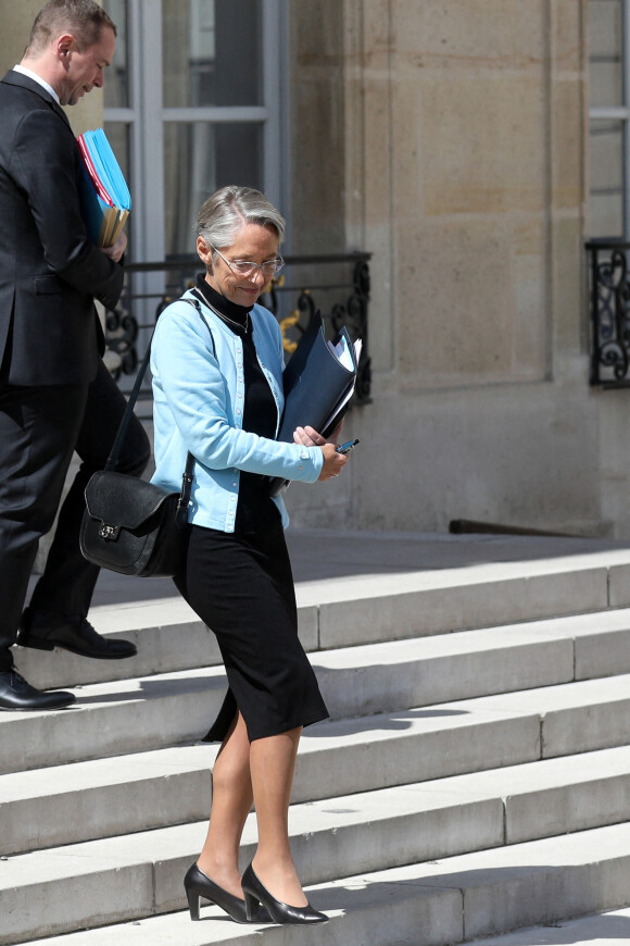 Elisabeth Borne, premier ministre à la sortie du conseil des ministres, au palais de l'Elysée, Paris, le 1er juin 2022. © Stéphane Lemouton / Bestimage