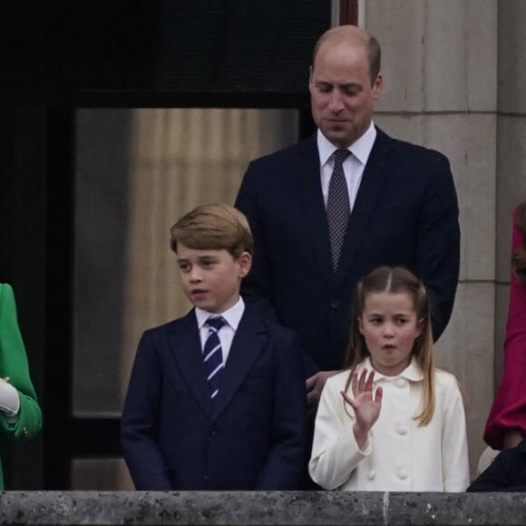 La famille royale d'Angleterre au balcon du palais de Buckingham, à l'occasion du jubilé de la reine d'Angleterre. Le 5 juin 2022 