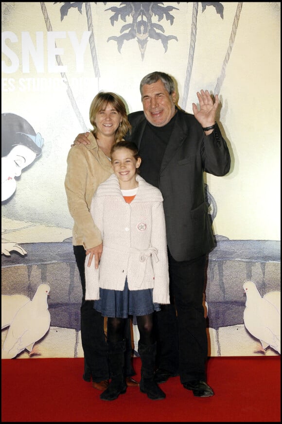 Archives : Jean-Pierre Castaldi et sa femme Corinne et leur fille au Grand Palais, Paris