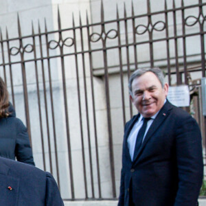 Francis Szpiner, maire du 16ème arrondissement - L'ancien président Nicolas Sarkozy a voté pour l'élection présidentielle dans un bureau de vote du 16ème arrondissement de Paris le 10 avril 2022. © Aurélien Morissard / Panoramic / Bestimage 