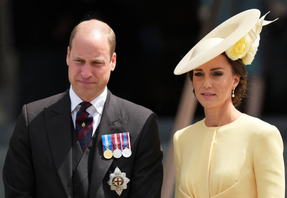 Le prince William, duc de Cambridge, et Catherine (Kate) Middleton, duchesse de Cambridge - Les membres de la famille royale et les invités à la sortie de la messe du jubilé, célébrée à la cathédrale Saint-Paul de Londres, Royaume Uni