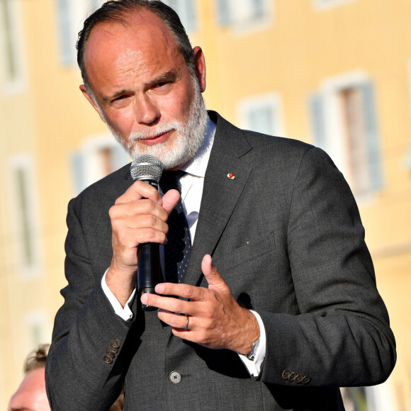 Edouard Philippe, l'ancien premier ministre et chef de file du parti Horizons, à Nice, le 8 juin 2022, pour soutenir les candidats de son parti et de la majorité présidentielle pour les élections législatives. Ici, il est en meeting sur la Coulée Verte, aux côtés de Christian Estrosi, le maire de Nice et des candidats des Alpes Maritimes dont Graig Monetti, candidat dans la 1ère circonscription, contre Eric.Ciotti le député LR sortant.