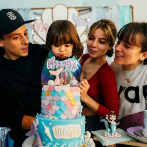 Alizée, son mari Grégroire Lyonnet et ses deux filles, Maggy et Annily. Instagram.
