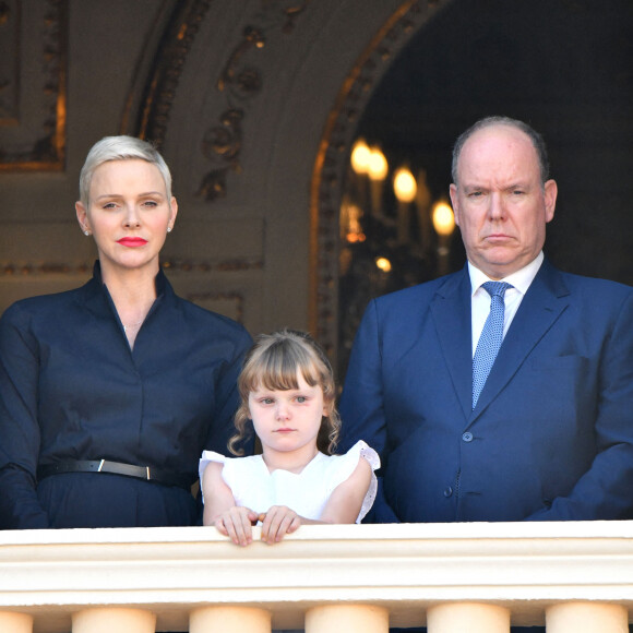 Semi-Exclusif - Le prince Albert II de Monaco, sa femme, la princesse Charlene et leur fille, la princesse Gabriella durant la procession de la Fête Dieu sur la place du Palais © Bruno Bebert / Bestimage