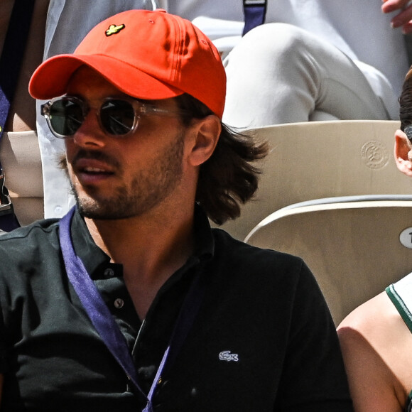 Maëva Coucke (Miss France 2018) et son compagnon François Bonifaci en tribunes lors des Internationaux de France de tennis de Roland Garros à Paris, France, le 25 mai 2022. © Matthieu Mirville/Zuma Press/Bestimage