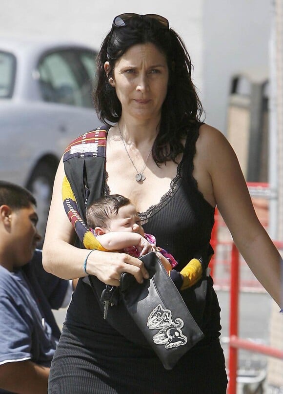 Carrie-Anne Moss de Matrix a donné naissance à son troisième enfant à 41 ans !