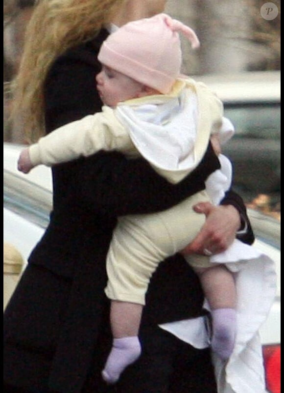 Après avoir adopté Isabella, 15 ans, et Connor, 13 ans, le 7 juillet 2008, Nicole Kidman est devenue maman d'un petit ange, Sunday Rose, à lâge de 41 ans. Déjà le sosie de Nicole, la petite fait fondre son papa Keith Urban.