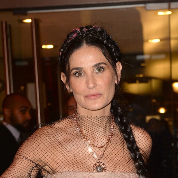 Demi Moore au dîner de gala international de la mode, à l'occasion de la réouverture des galeries de la Mode avec l'exposition "Harper's Bazaar, premier magazine de mode" au musée des arts décoratifs à Paris, France, le 26 février 2020, en marge de la semaine de la mode prêt-à-porter automne-hiver 2020/2021. © Veeren-Clovis/Bestimage 