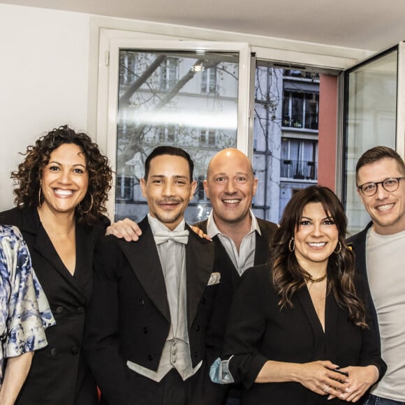 Delphine Castex, Julie Mercy, Steevy Boulay, Christophe Mercy, Kenza Braiga, Jean-Edouard Lipa, Fabrice Beguin - Enregistrement de l'émission "Les 20 ans du Loft", diffusée en direct sur C8 et présentée par B.Castaldi, à Paris. Le 8 avril 2021 © Jack Tribeca / Bestimage 